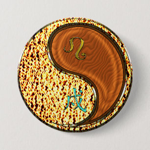 Leo & Wood Dog 7.5 Cm Round Badge