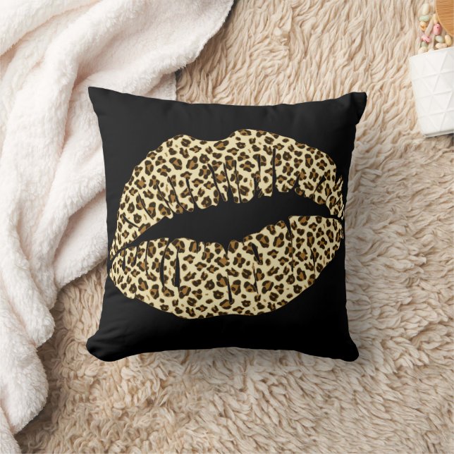 Leopard Kiss Cushion (Blanket)