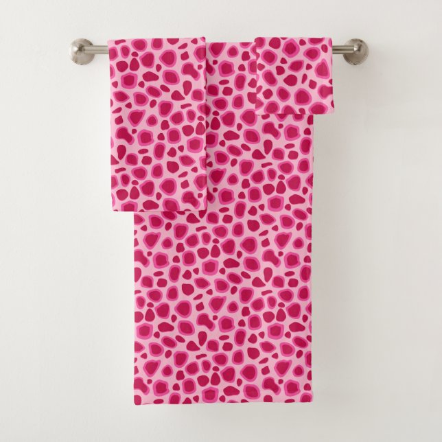 Leopard Print, Fuchsia and Light Pink Bath Towel Set (Insitu)