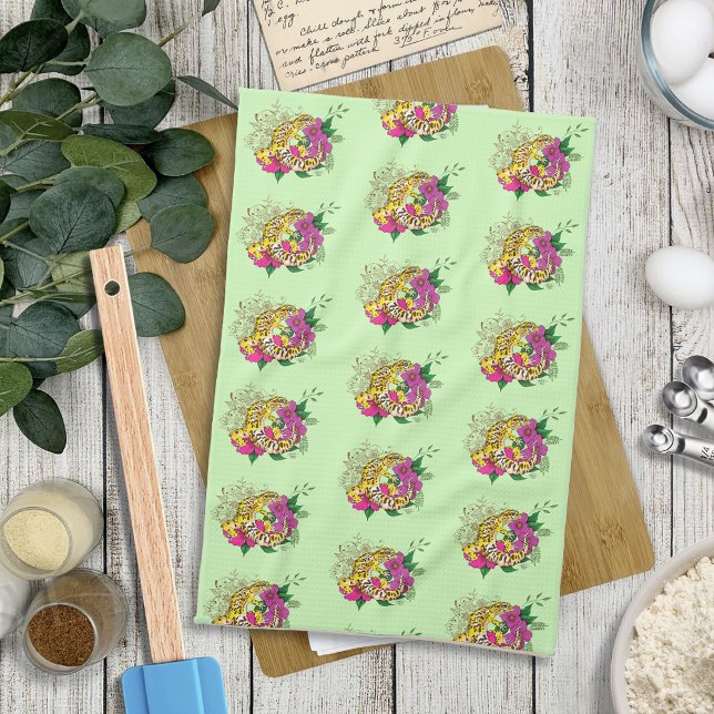 Leopard Yellow Gecko Green Tea Towel (Creator Uploaded)