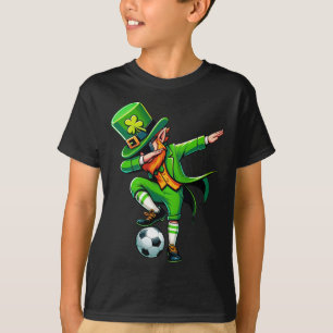 Leprechaun Playing Soccer St Patricks Day Sport Me T-Shirt
