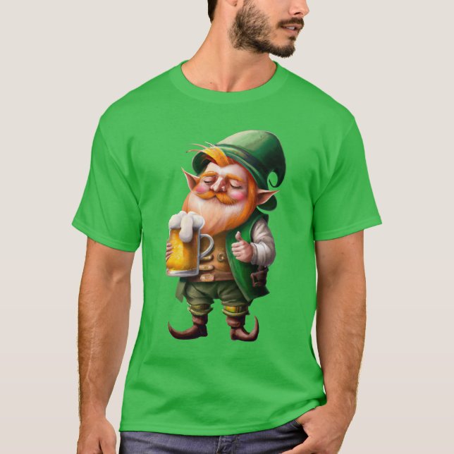 Leprechaun with beer mug on St Patrick’s day T-Shirt (Front)
