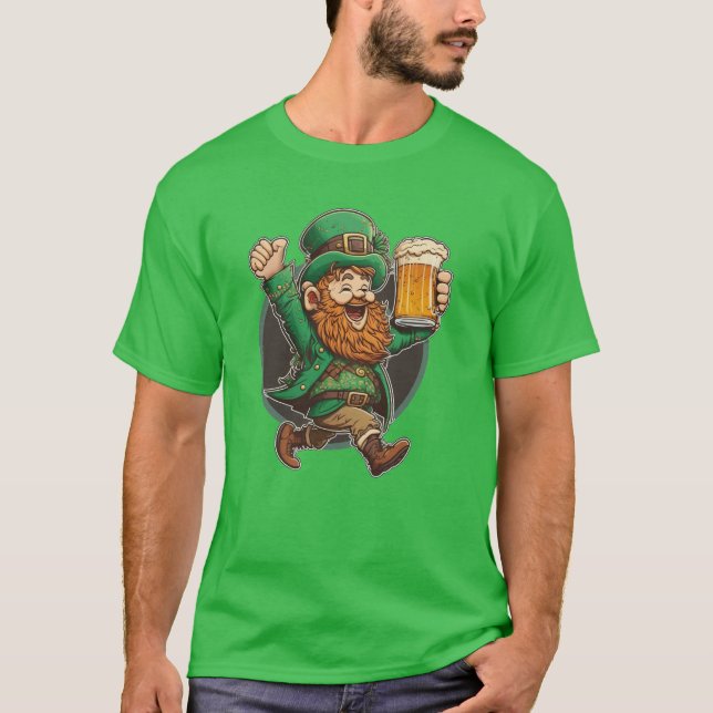 Leprechaun with beer mug on St Patrick’s day T-Shirt (Front)