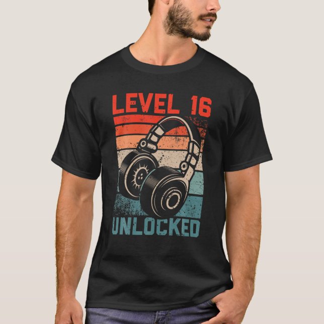 Level 16 Unlocked Video Gamer Lovers 16Th Birthday T-Shirt (Front)