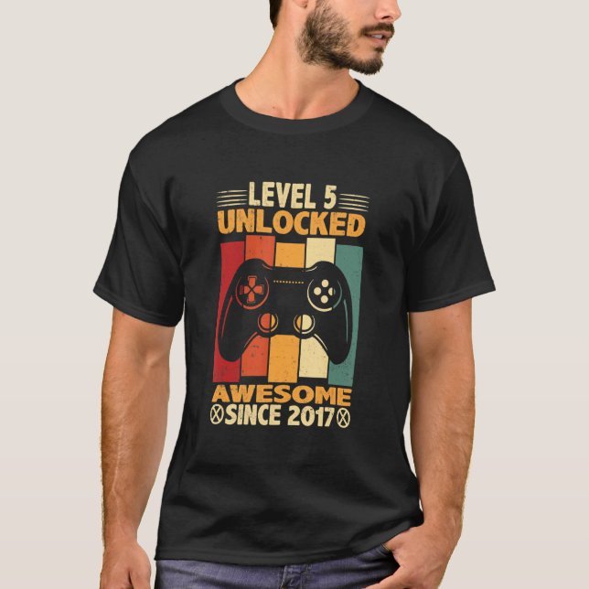Level 5 Unlocked 5 Year Old Video Gamer 5th Birthd T-Shirt (Front)