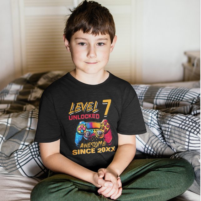 Level 7 Unlocked - Fun Birthday 7 Gamer  T-Shirt (Creator Uploaded)