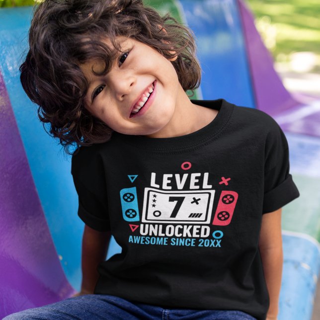 LEVEL 7 UNLOCKED Gamer Birthday – Custom Year T-Shirt (Creator Uploaded)