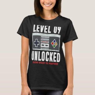 Level 9 Unlocked 9 Year Old Gamer 9th Birthday T-Shirt