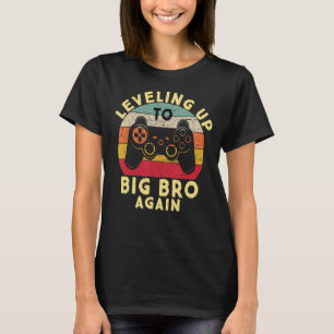 Levelling up to Big Brother funny gamer vintage ki T-Shirt