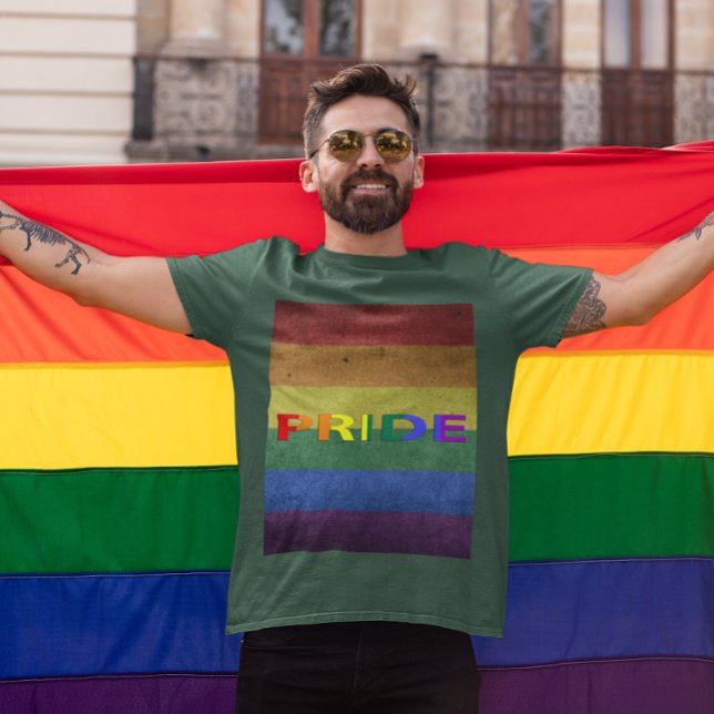 LGBT Rainbow Pride Flag Retro Style T-Shirt (LGBT Rainbow Pride Flag Retro Style T-Shirt)