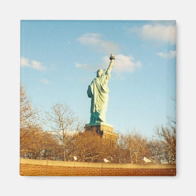 liberty statue magnet (Front)