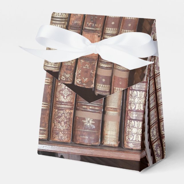 Library Books on a Shelf Favour Box (Front Side)