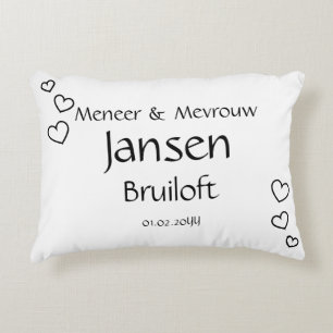 Liefdevol Trouwcadeau – Kussen met Naam en Datum - Decorative Cushion