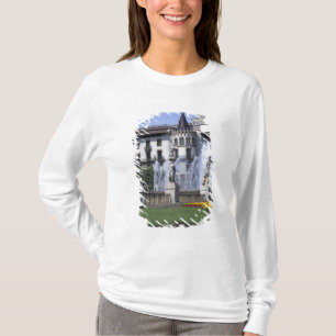 Life in Spain the beautiful Plaza Cataluna with T-Shirt