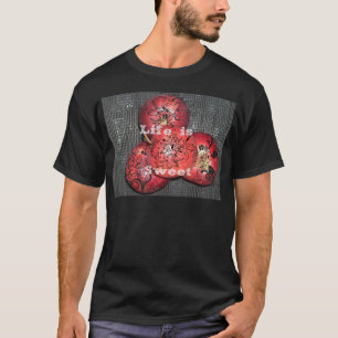 Life is Sweet Lovely red apples art design  T-Shirt