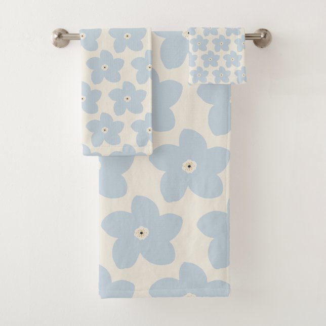 Light Blue And Cream Retro Flower Bath Towel Set (Insitu)
