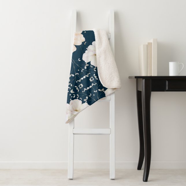 Light Colour Flower With Dark Ocean Background Sherpa Blanket (In Situ)