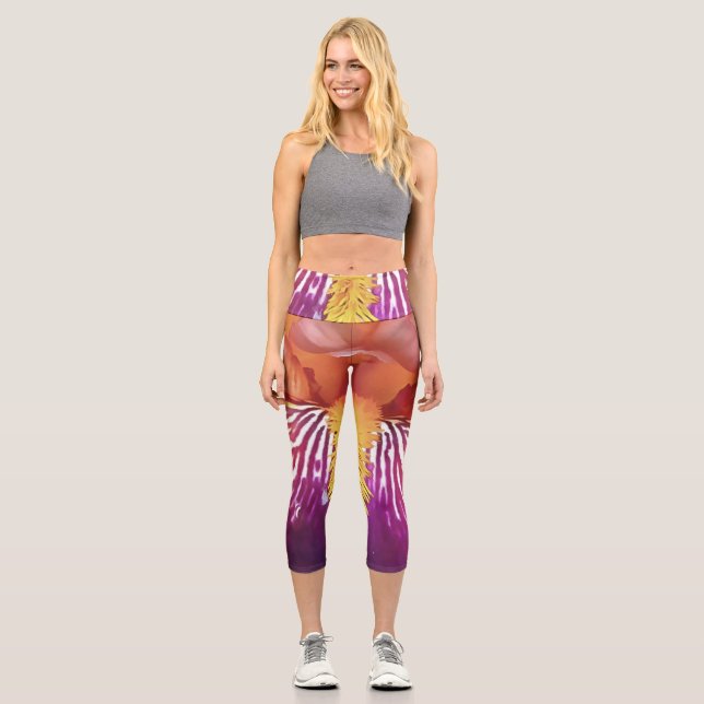 Light Iris Macro Artistic Abstract Capri Leggings (Front)