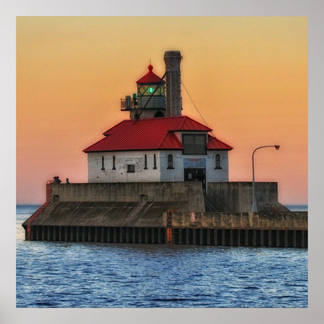 Lighthouse on Lake Superior, Duluth Minnesota Poster (Front)