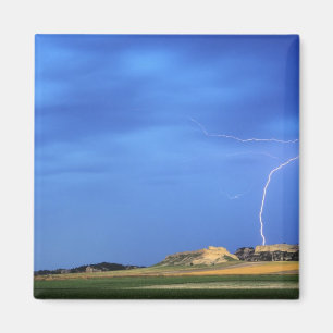 Lightning strikes the Wildcat Hills near Magnet