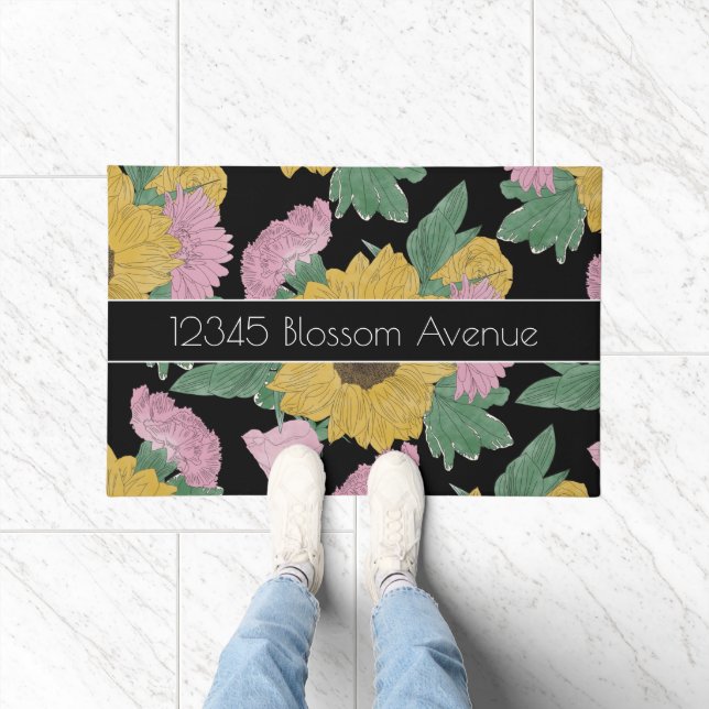 Lined Floral Flower Pattern Black Doormat (Indoor)