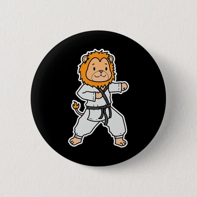 Lion Does Karate  6 Cm Round Badge (Front)
