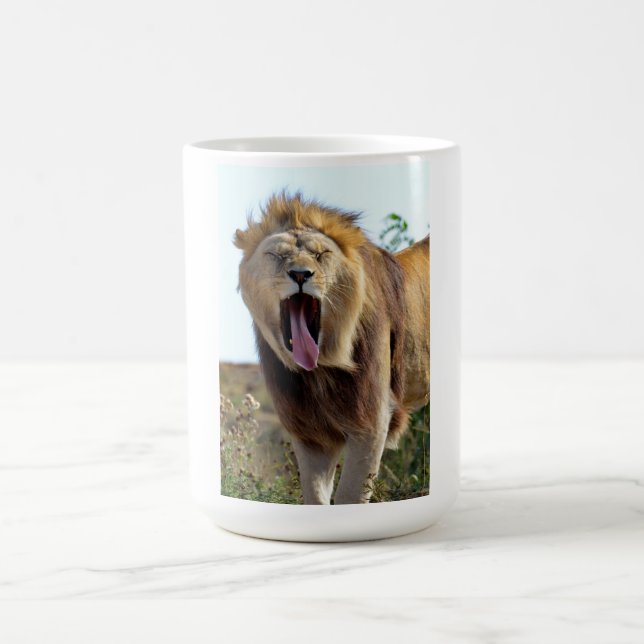 Lion sticking out its tongue magic mug (Center)