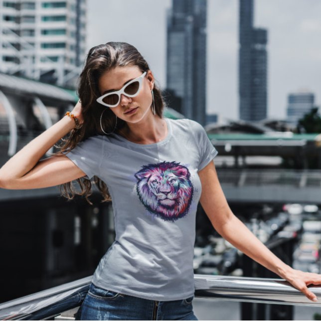 Lion Wild Animal Head Grunge  T-Shirt (Creator Uploaded)