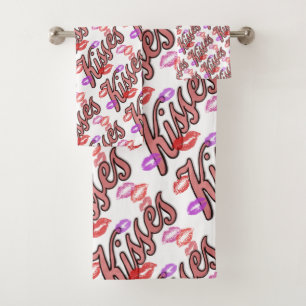 LIP KISSES BATH TOWEL SET