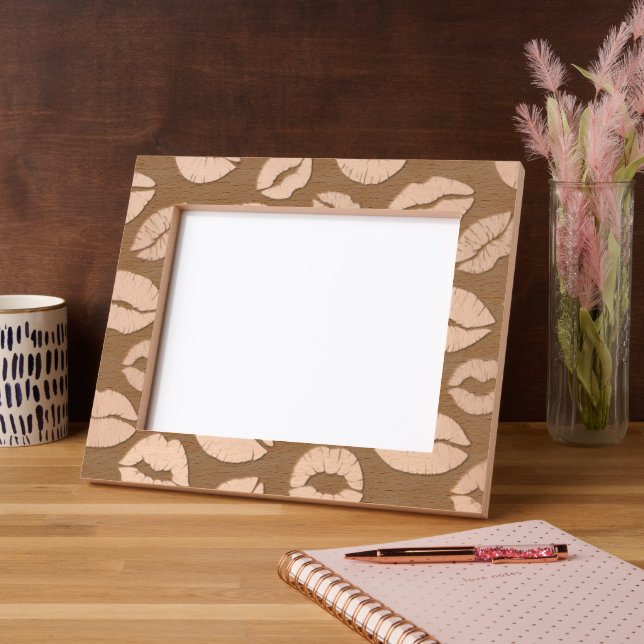 Lips Kiss Etched Frames (Left)