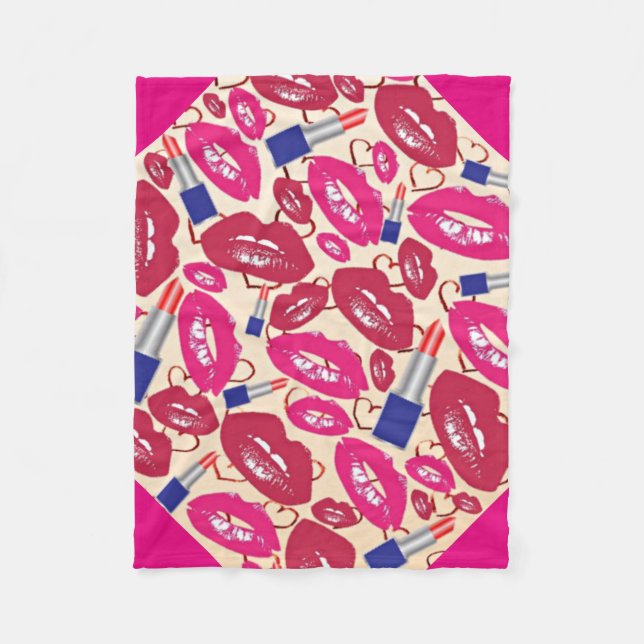 Lipstick Kiss Pattern Fleece Blanket (Front)
