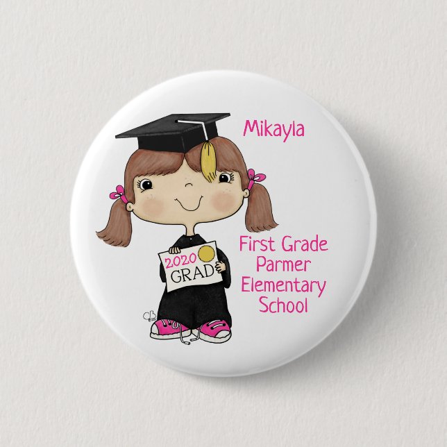 Little Graduate Girl Brown Hair 6 Cm Round Badge (Front)