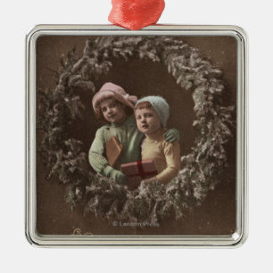 Little Kids in Armclasp Metal Tree Decoration