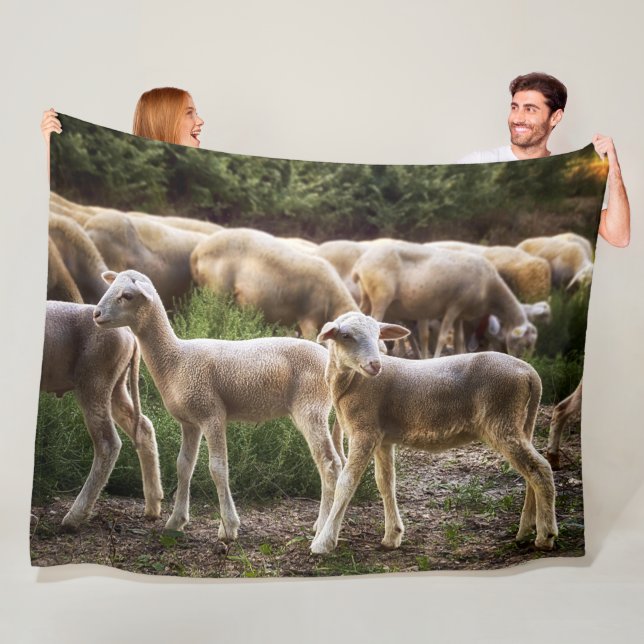 LITTLE LAMBS FLEECE BLANKET (In Situ)