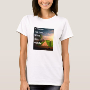 Live Wisely (v3 light) T-Shirt