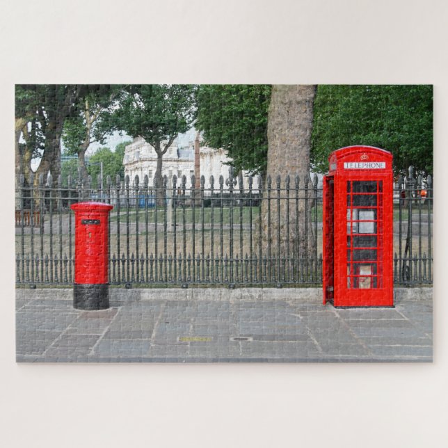 London phone booth & postbox jigsaw puzzle (Horizontal)