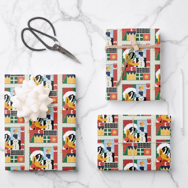 LOONEY TUNES™ DAFFY DUCK™ Holiday Quackers Wrapping Paper Sheet (Front)