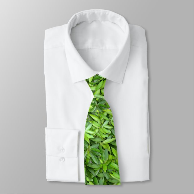 Lots of beautiful green leaves tie (Tied)