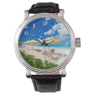 Lounges on the beach watch