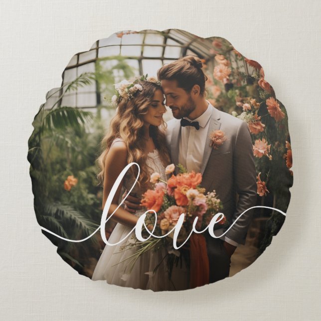 'Love' Custom couple photo Round Cushion (Front)