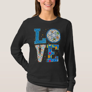 Love Cute Passover Decorations Pesach Jewish Holi T-Shirt