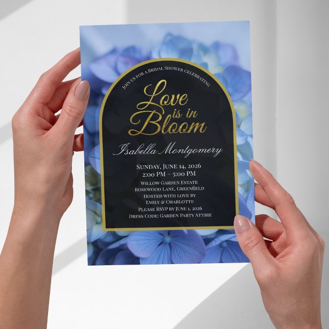 Love Is in Bloom Delicate Blue Hydrangea Invitation (Love Is in Bloom Delicate Blue Hydrangea Invitations
)