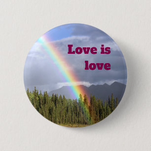 Love is love 6 cm round badge