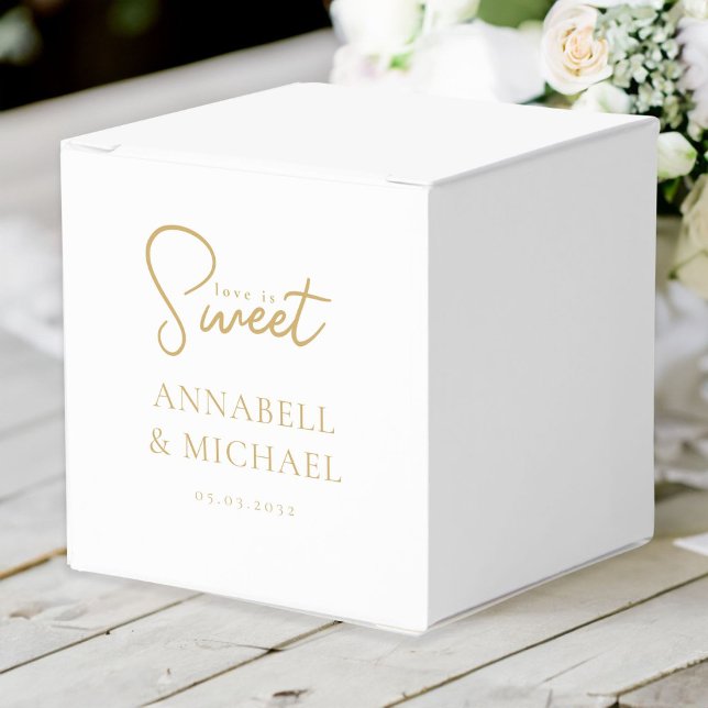 Love is Sweet! Elegant, Simpel, Wedding Favour Box (Love is Sweet! Elegant, Simpel, Wedding Favor Boxes with your names and date.)