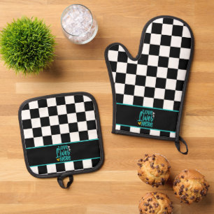 Love Lives Here Black and White Chequered  Oven Mitt & Pot Holder Set