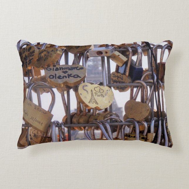 Love Locks and Eiffel Tower. Paris. France. Round  Decorative Cushion (Front)