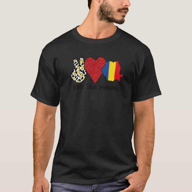 Love Romania Proud Romanian Flag Romanian Roots T-Shirt (Front)