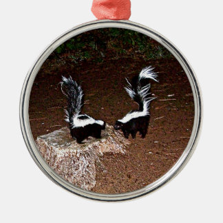 Love Stinks Metal Tree Decoration