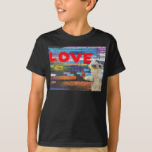 Love USA graffiti wall art. T-Shirt