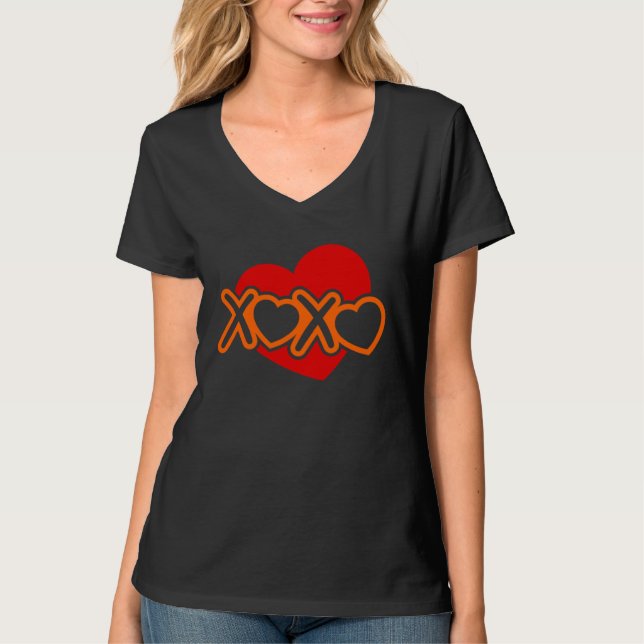 Love Valentine s Day Couple Relationship Heart  In T-Shirt (Front)
